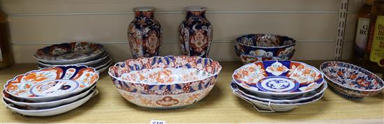 A collection of late 19th century Imari porcelain (32)